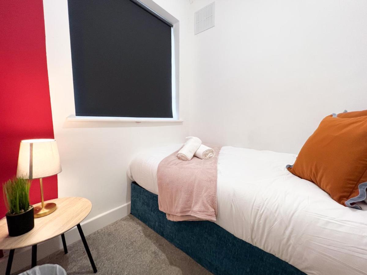 Sheldon House 3 Bed Cosy Home Nr Jlr & Nec Exterior photo