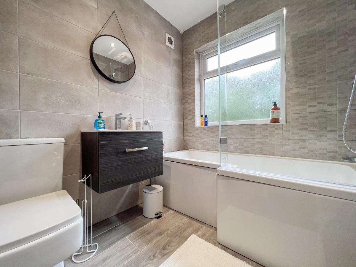 Sheldon House 3 Bed Cosy Home Nr Jlr & Nec Exterior photo