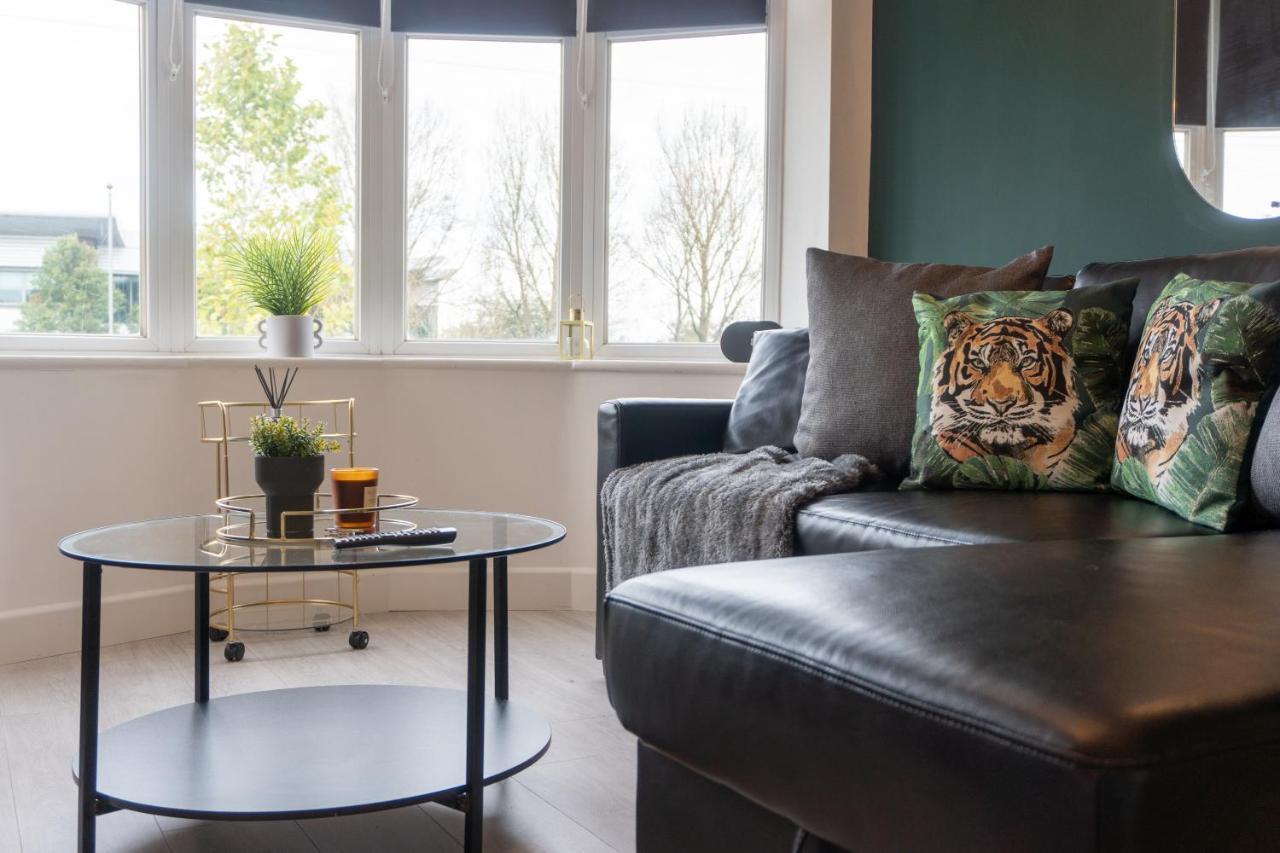 Sheldon House 3 Bed Cosy Home Nr Jlr & Nec Exterior photo