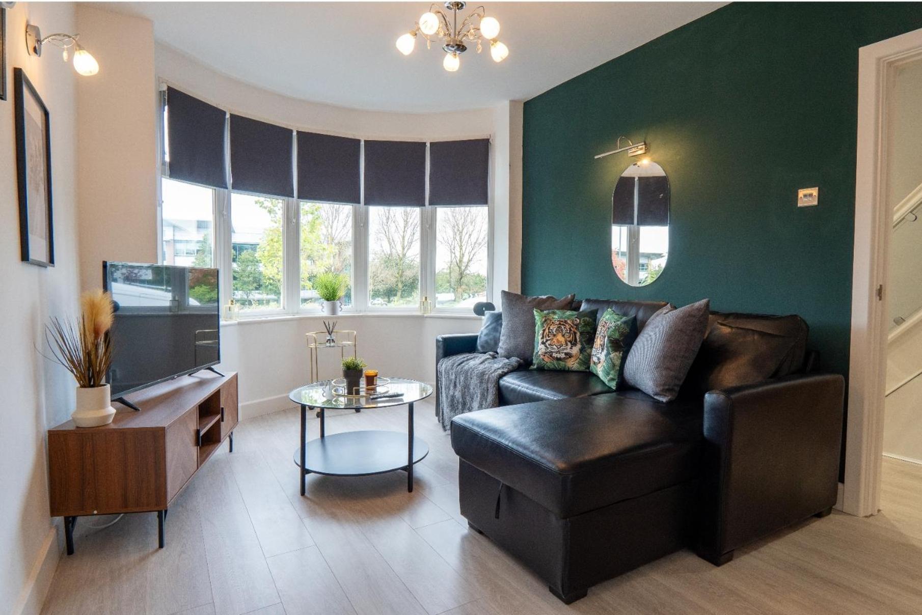 Sheldon House 3 Bed Cosy Home Nr Jlr & Nec Exterior photo